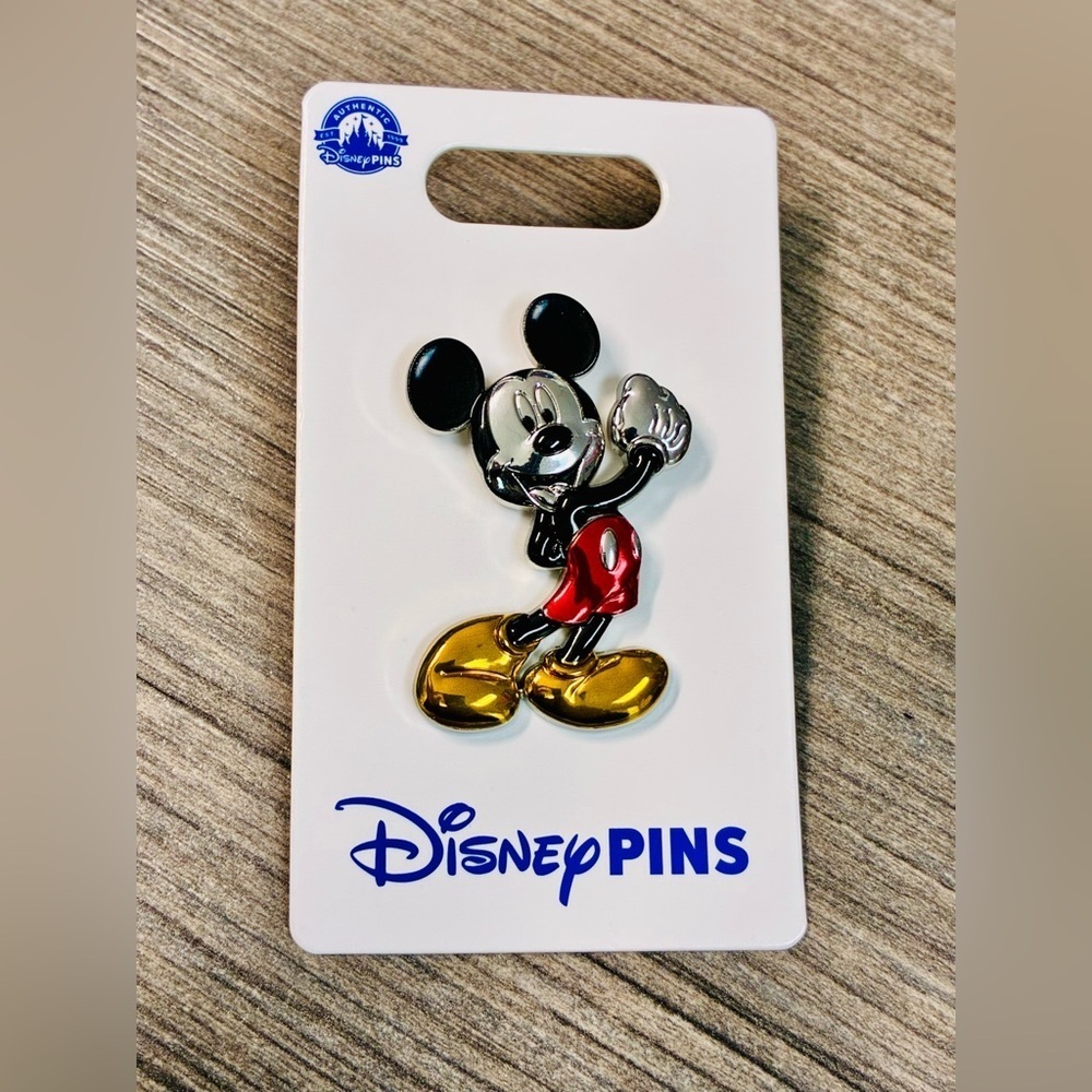 Disney Parks 2024 Mickey Mouse shiny Pin